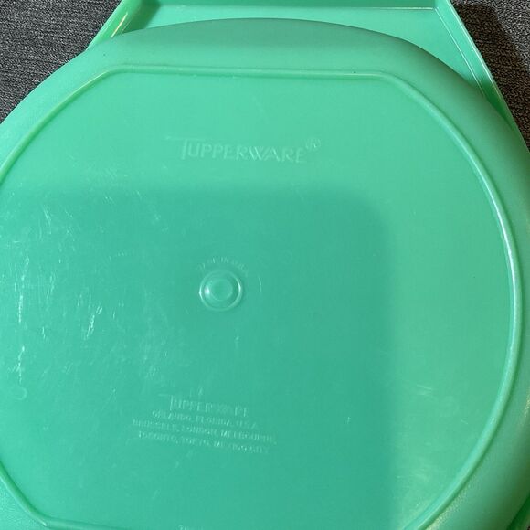 Vintage Tupperware Jadeite Green #786-4 Bowl With Lid Only No Grater / Shredder - Picture 5 of 6